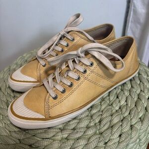 The Frye® Betty Low Lace Tan/Yellow Leather Retro Sneakers